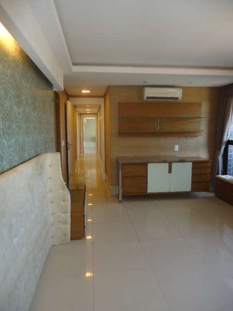 R. ENGENHEIRO SAMIR HILUY, 33 APTO. 600 – TORRE MALAGA