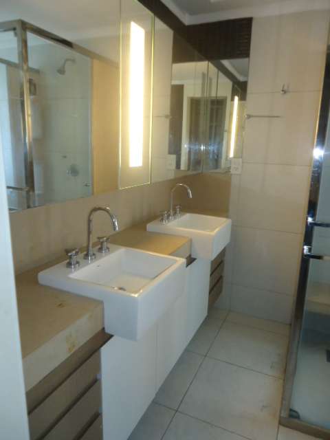 R. ENGENHEIRO SAMIR HILUY, 33 APTO. 600 – TORRE MALAGA