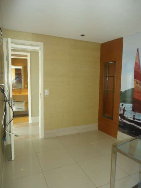 R. ENGENHEIRO SAMIR HILUY, 33 APTO. 600 – TORRE MALAGA