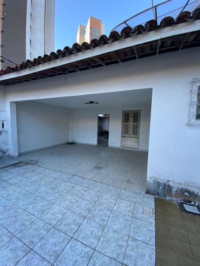 R. INACIO VASCONCELOS, 246 CASA 01