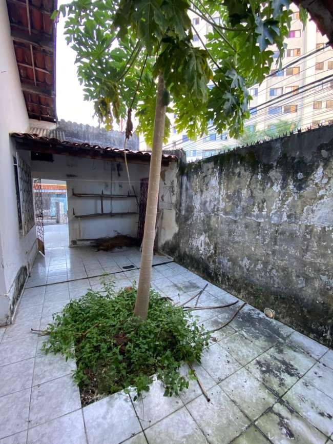 R. INACIO VASCONCELOS, 246 CASA 01