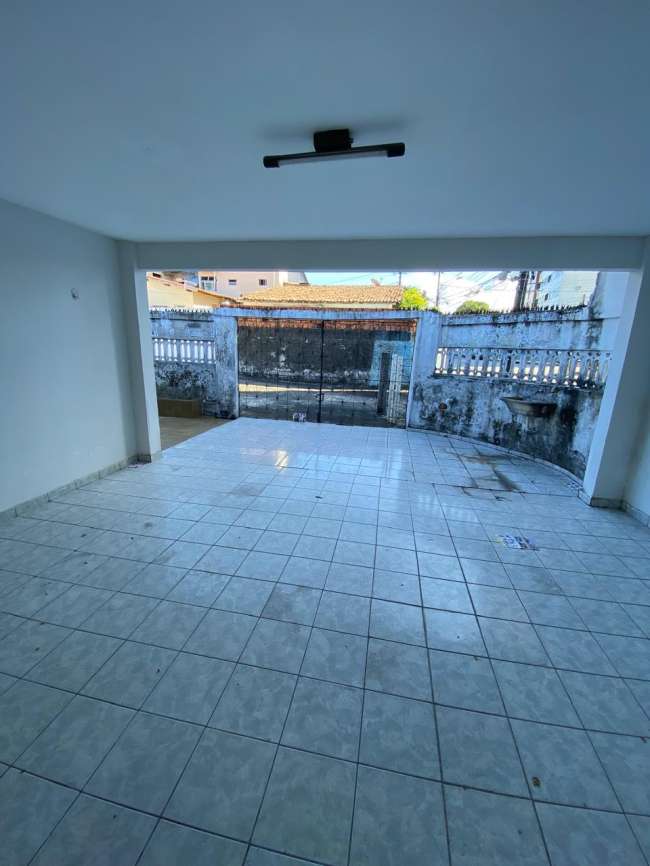 R. INACIO VASCONCELOS, 246 CASA 01